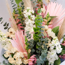 Load image into Gallery viewer, Mixed Fresh and Dried Floral Bouquet