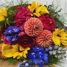 Load image into Gallery viewer, Summer Bouquet
