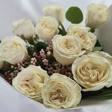 Load image into Gallery viewer, Classic Rose Bouquet